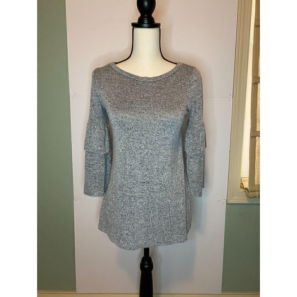 Promesa Heather Gray Tier Sleeve Knit Top Small
